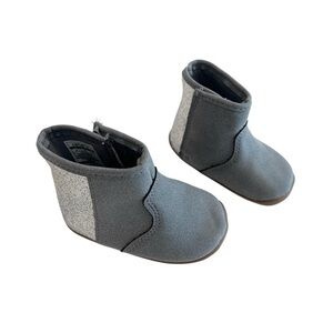 Carter's Every Step Stage 2 Standing Boot Gray Faux Suede | Baby Girl Size 3